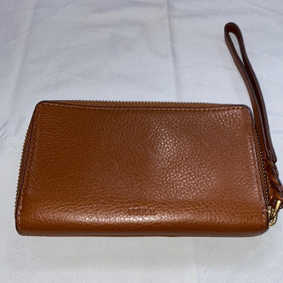 Fossil leather zipper wristlet - Picture 1 of 3